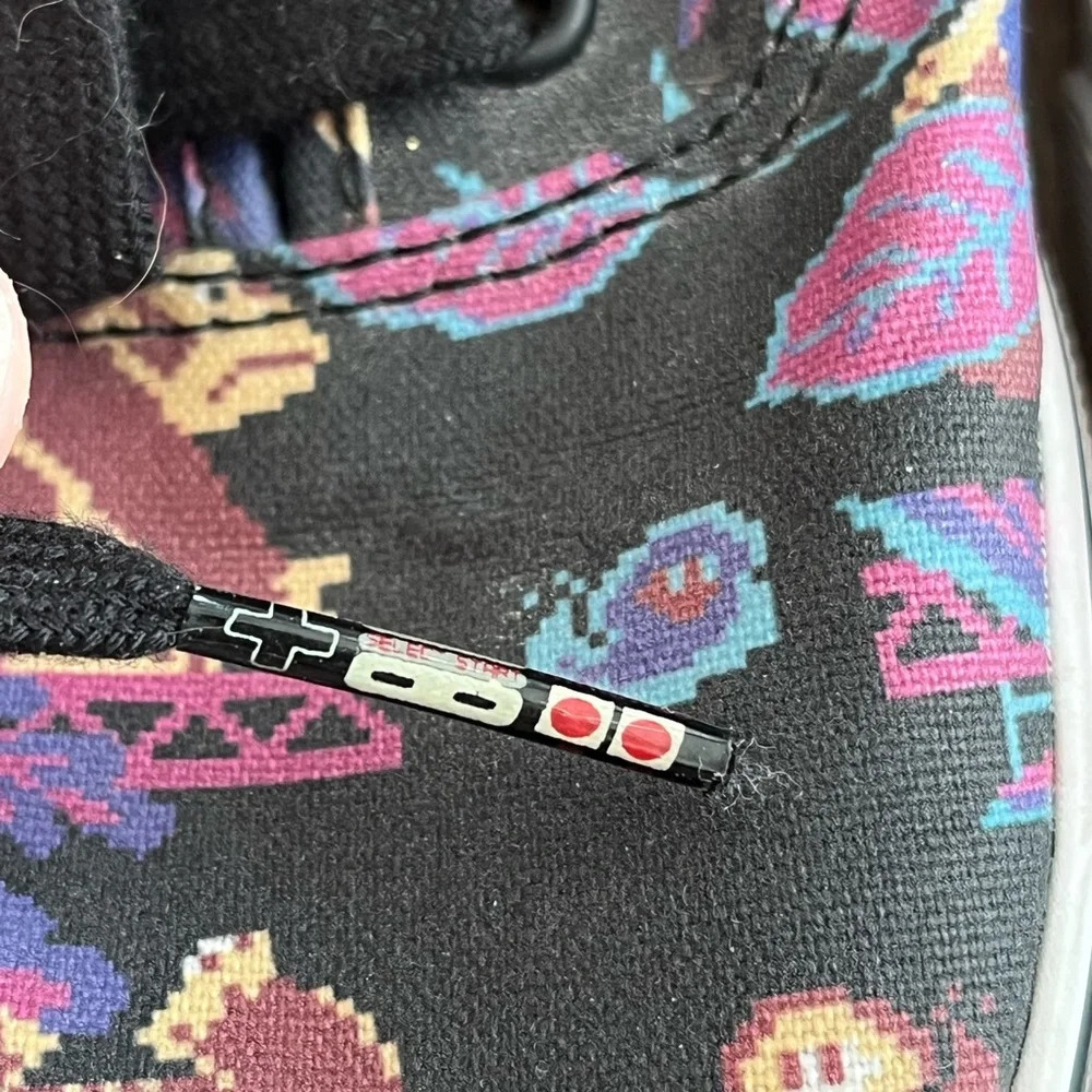 Vans  Nintendo Donkey Kong Limited Edition Sneaker Size 7 women or 5.5 - Picture 7 of 12